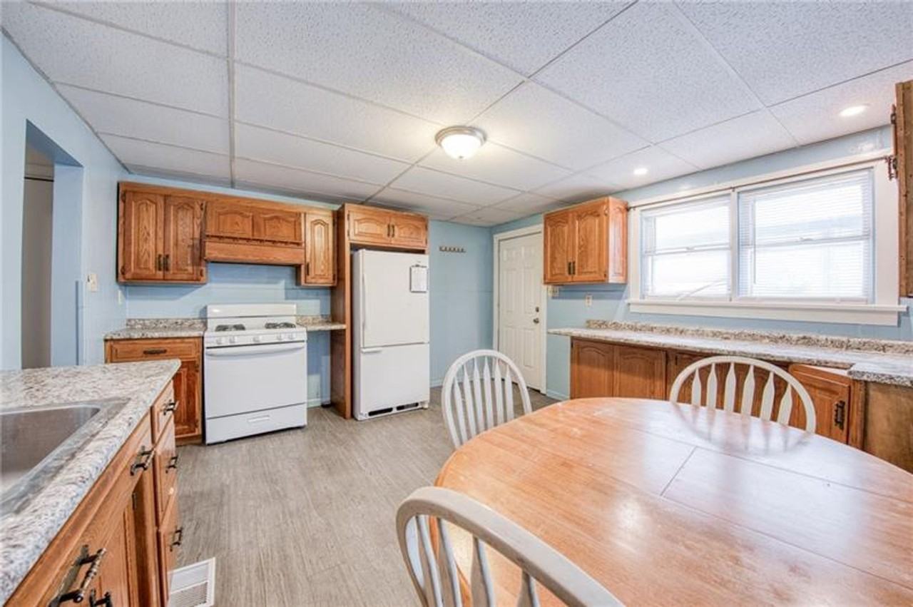 126 Railroad St - Photo 6 of 19