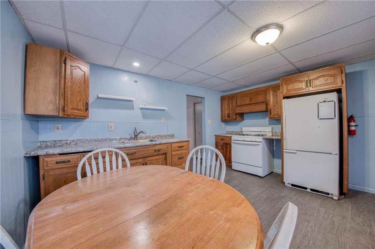 126 Railroad St - Photo 7 of 19