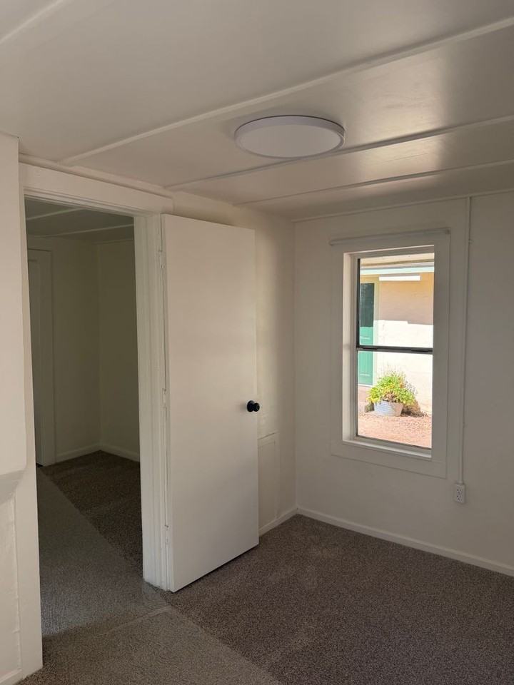 112 S O Leary St - Photo 4 of 12