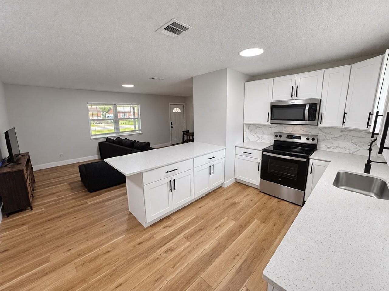4424 Porpoise Dr - Photo 3 of 18