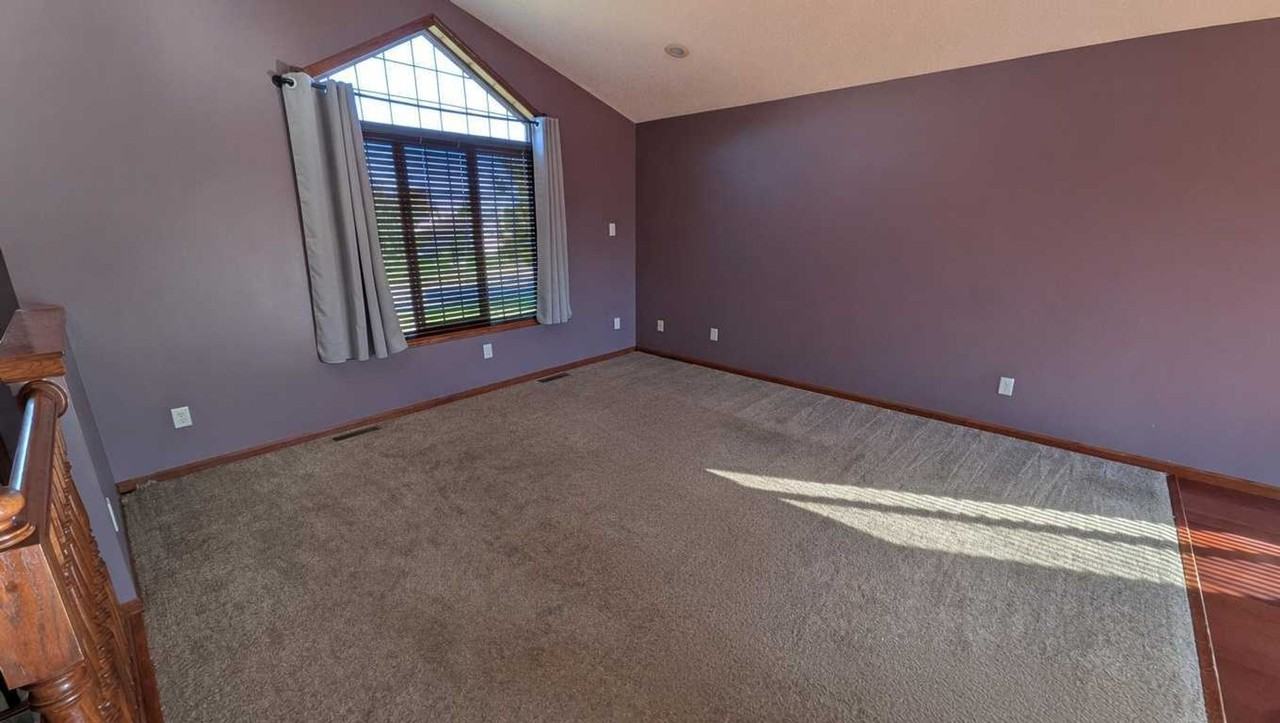 739 Lauren Ave - Photo 3 of 11