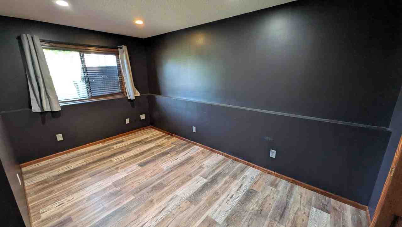 739 Lauren Ave - Photo 5 of 11