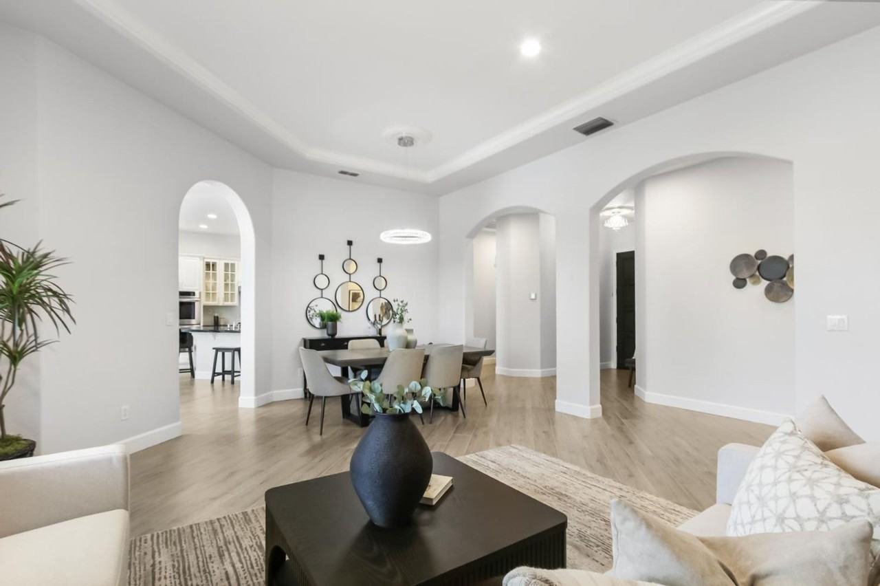 5085 Dodson Ln - Photo 4 of 16