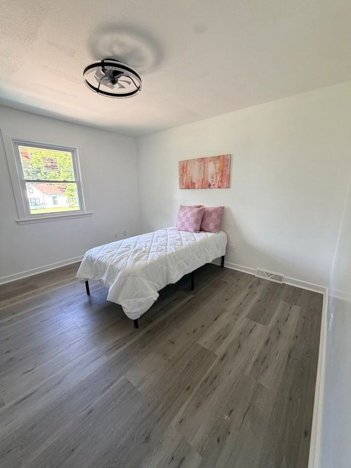 8820 E 58th Ter - Photo 7 of 10