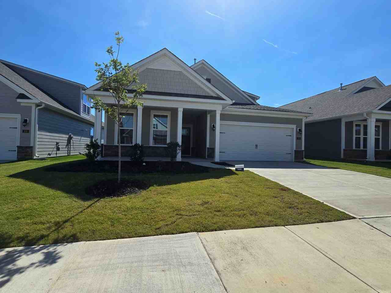 304 Sefton Dr - Photo 2 of 37