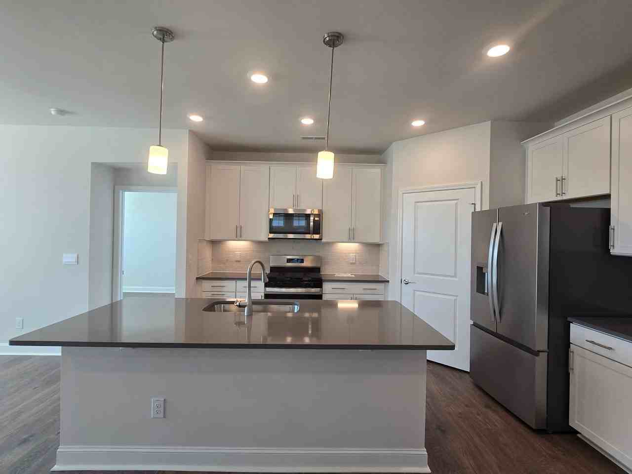 304 Sefton Dr - Photo 4 of 37