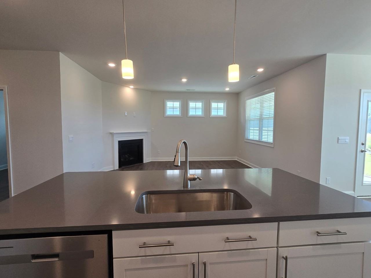 304 Sefton Dr - Photo 5 of 37