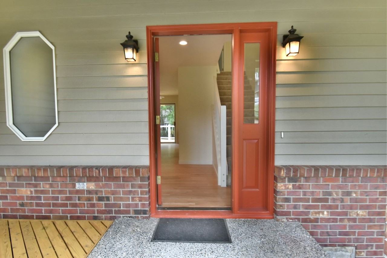 10418 114th Pl Ne - Photo 2 of 23