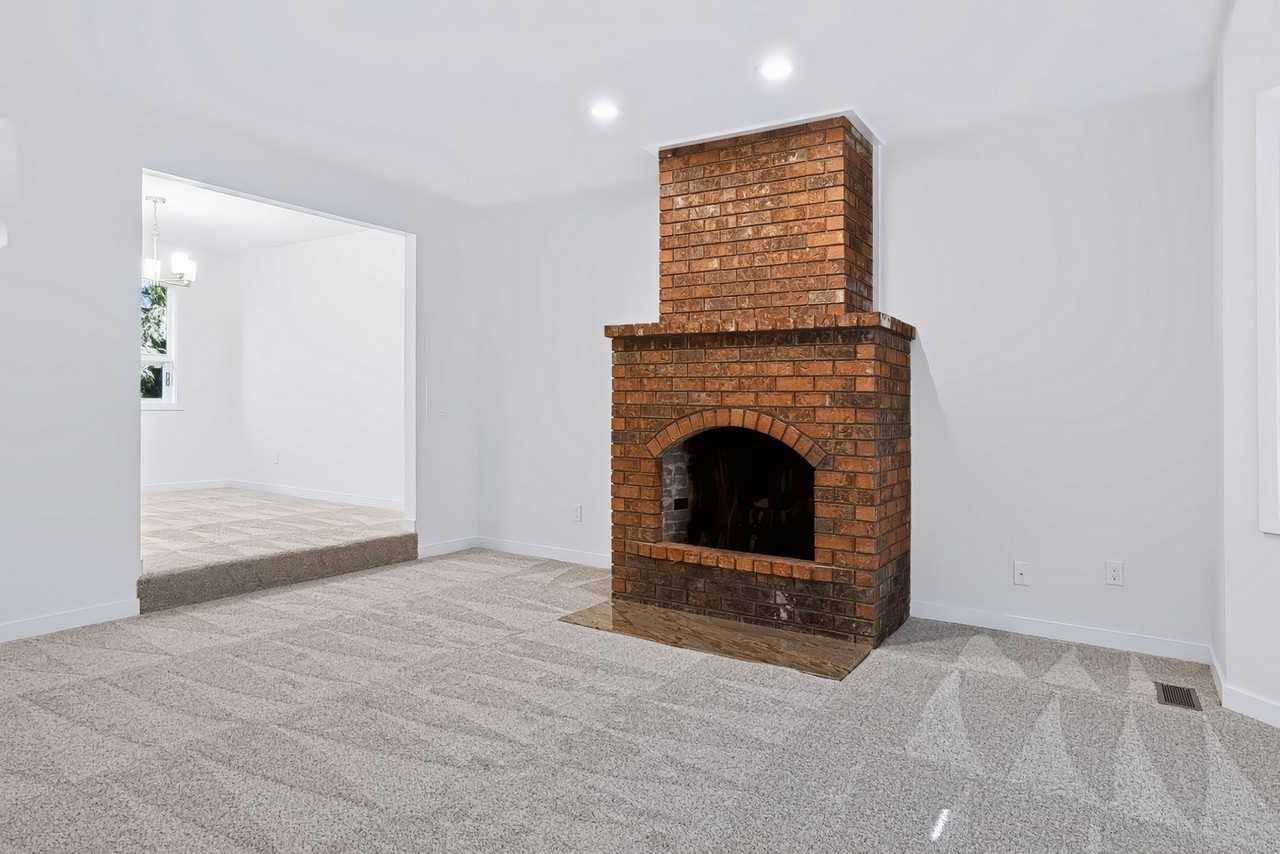 10418 114th Pl Ne - Photo 4 of 23