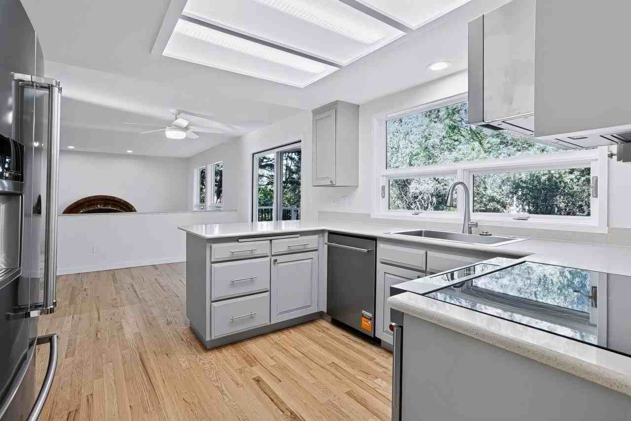 10418 114th Pl Ne - Photo 6 of 23