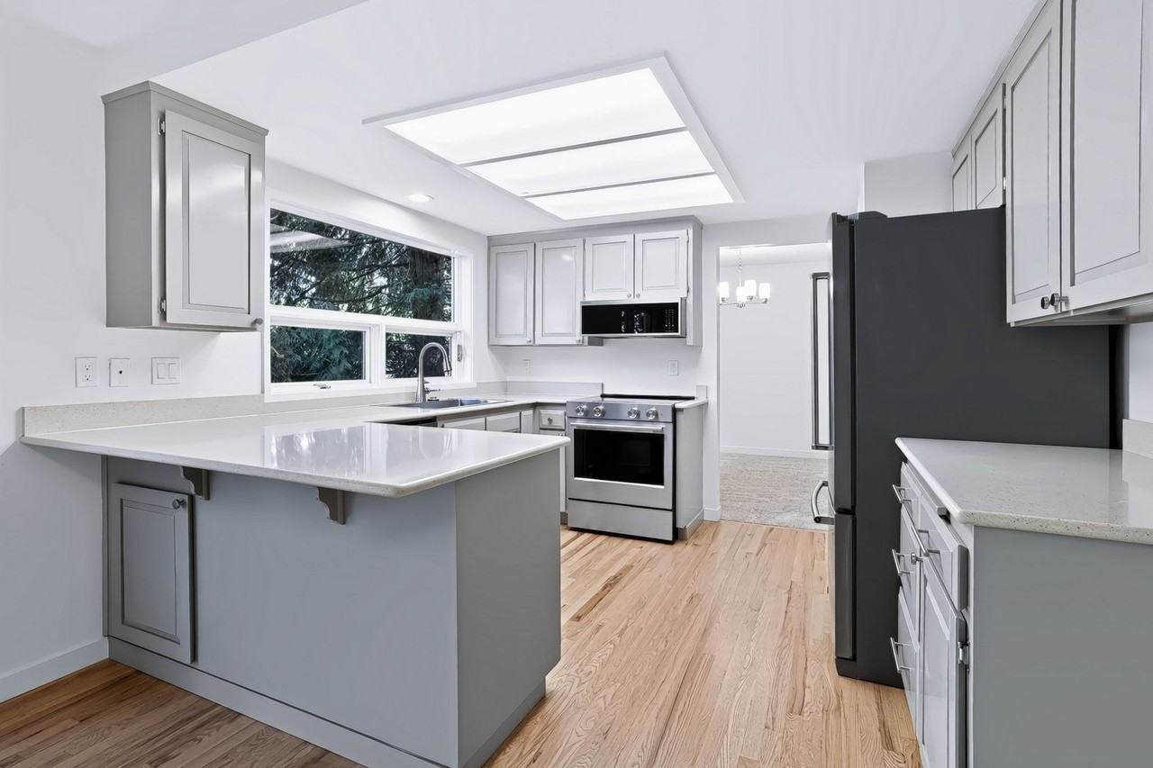 10418 114th Pl Ne - Photo 7 of 23