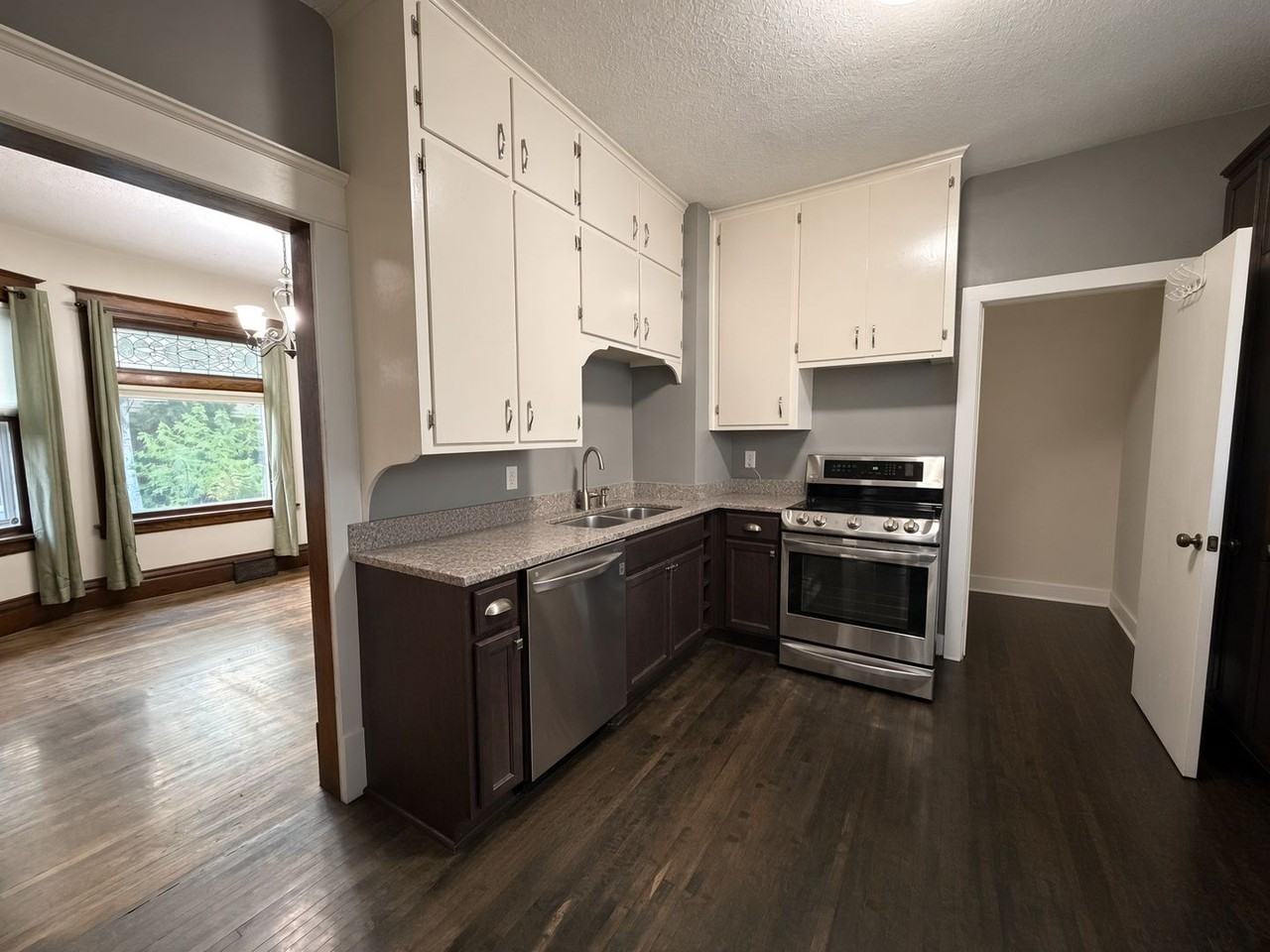 1318 Minnehaha Ave E - Photo 2 of 36