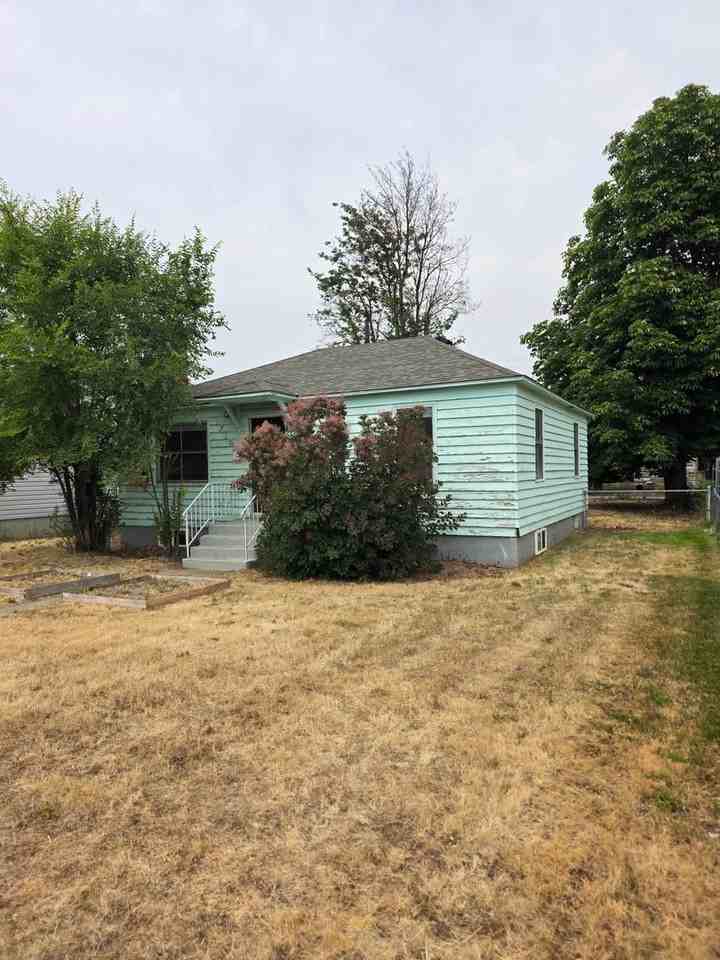 1715 E Olympic Ave - Photo 2 of 11