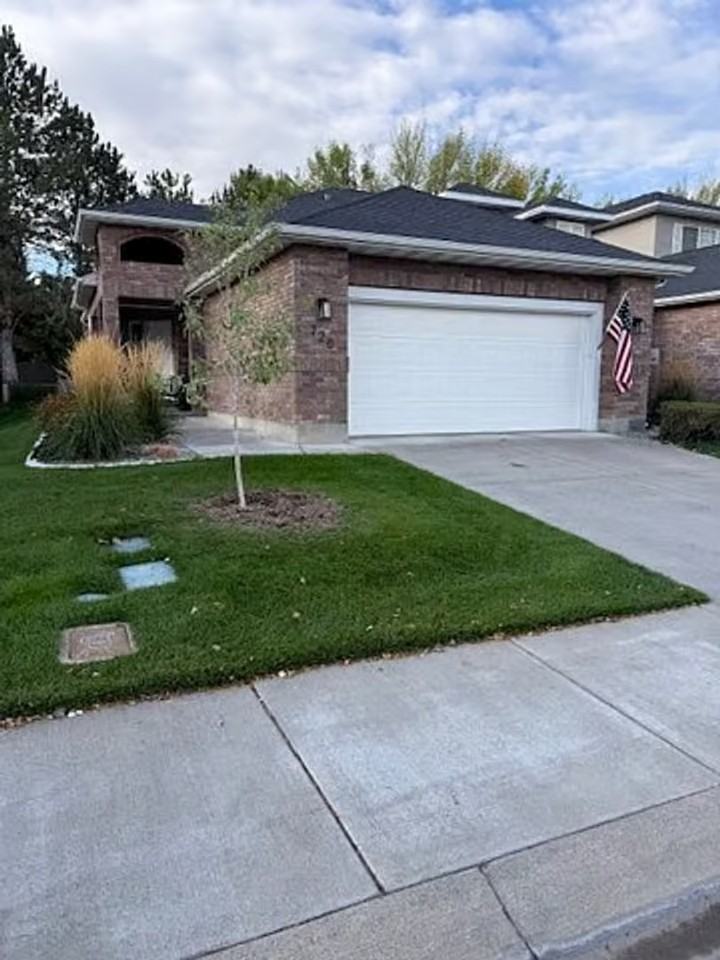 720 River View Dr - Photo 2 of 19