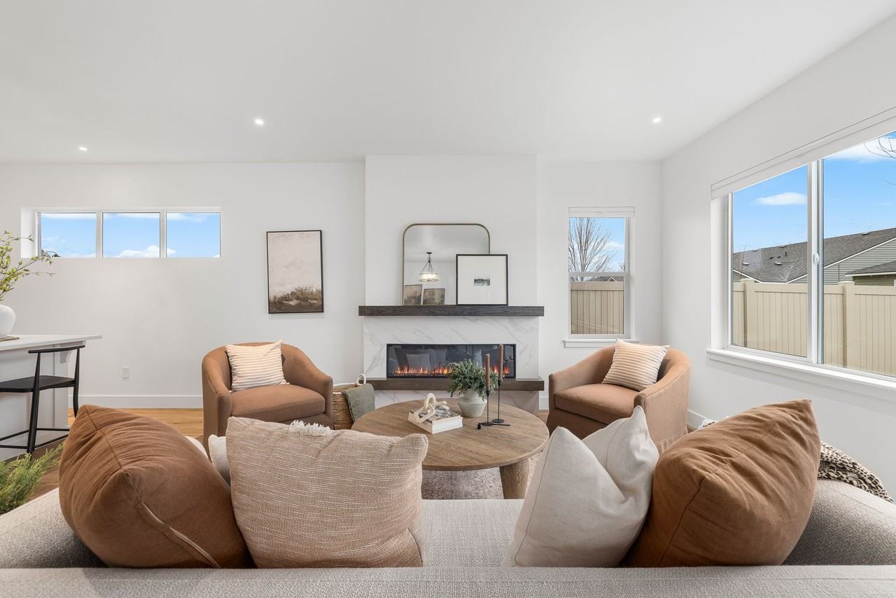 3057 N Lapis Ave - Photo 4 of 50