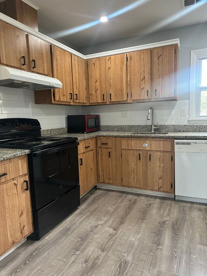 61 Meadow Ln - Photo 5 of 18