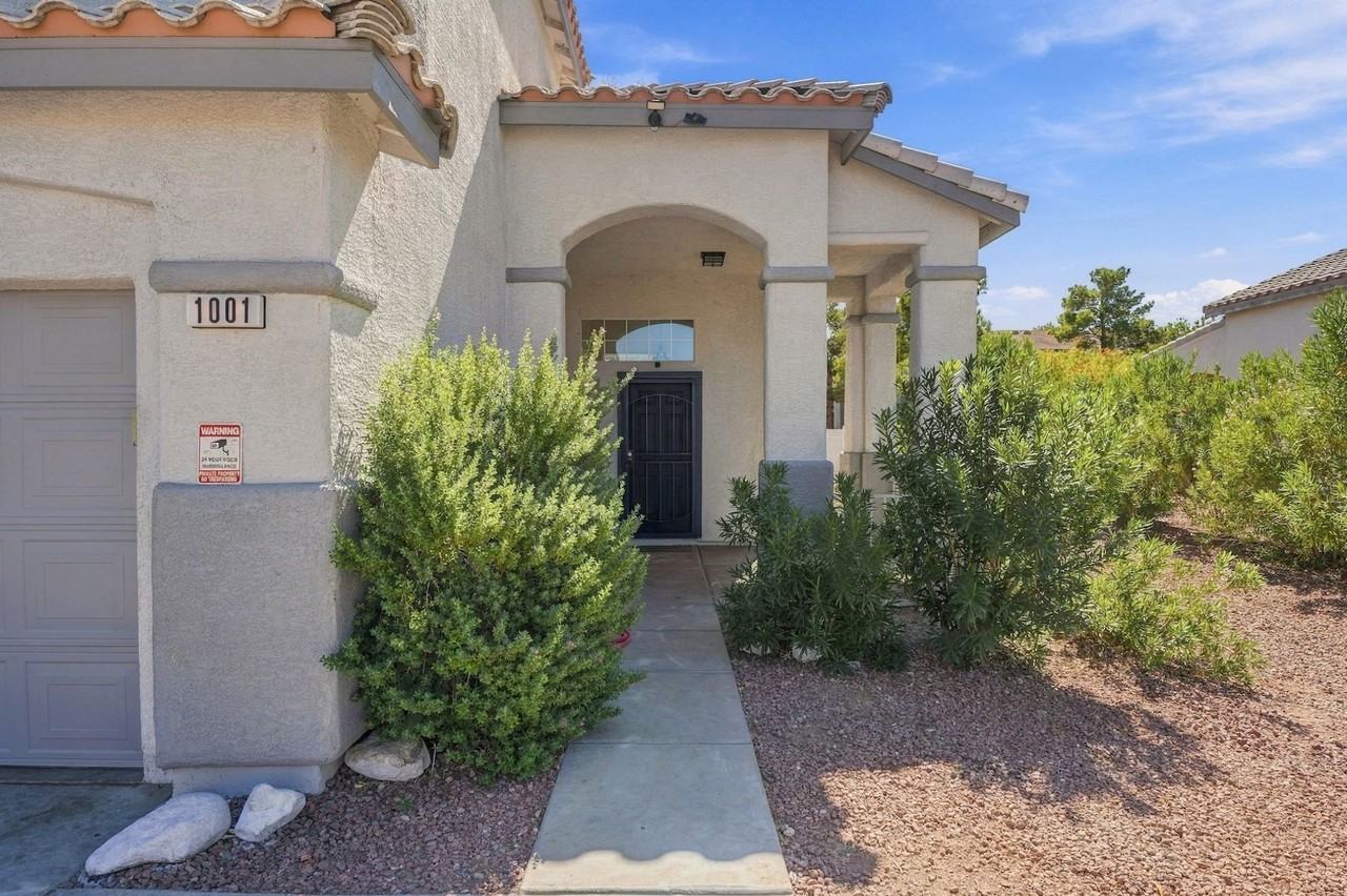 1001 Misty Rose Ave - Photo 4 of 46