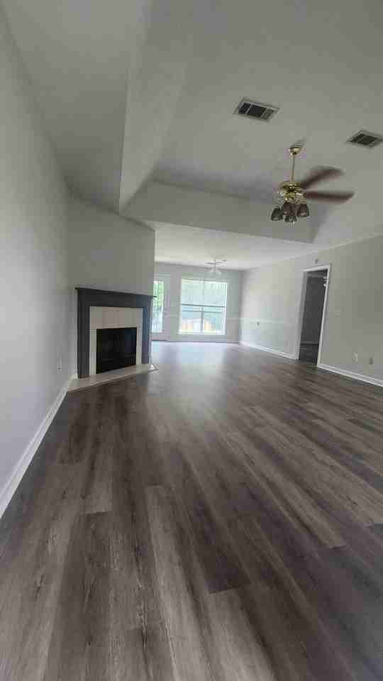 233 Primrose Dr - Photo 3 of 18