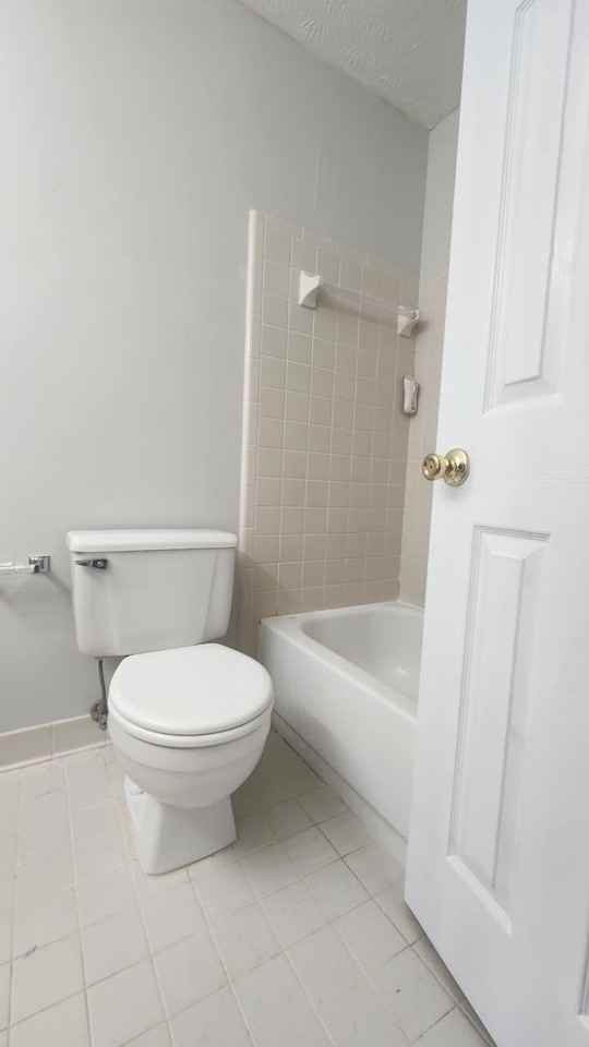 233 Primrose Dr - Photo 4 of 18