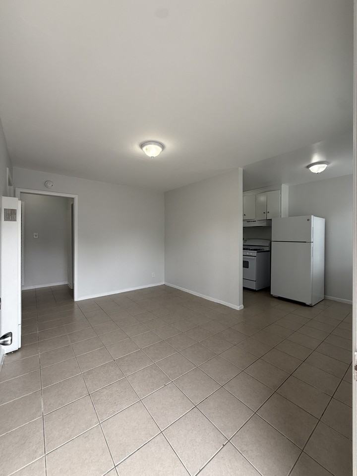 4724 Roosevelt Ave #12 - Photo 2 of 6