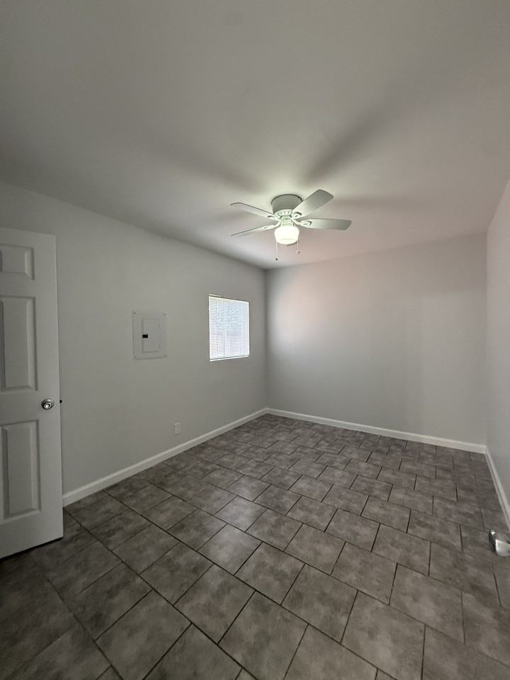 4724 Roosevelt Ave #12 - Photo 3 of 6