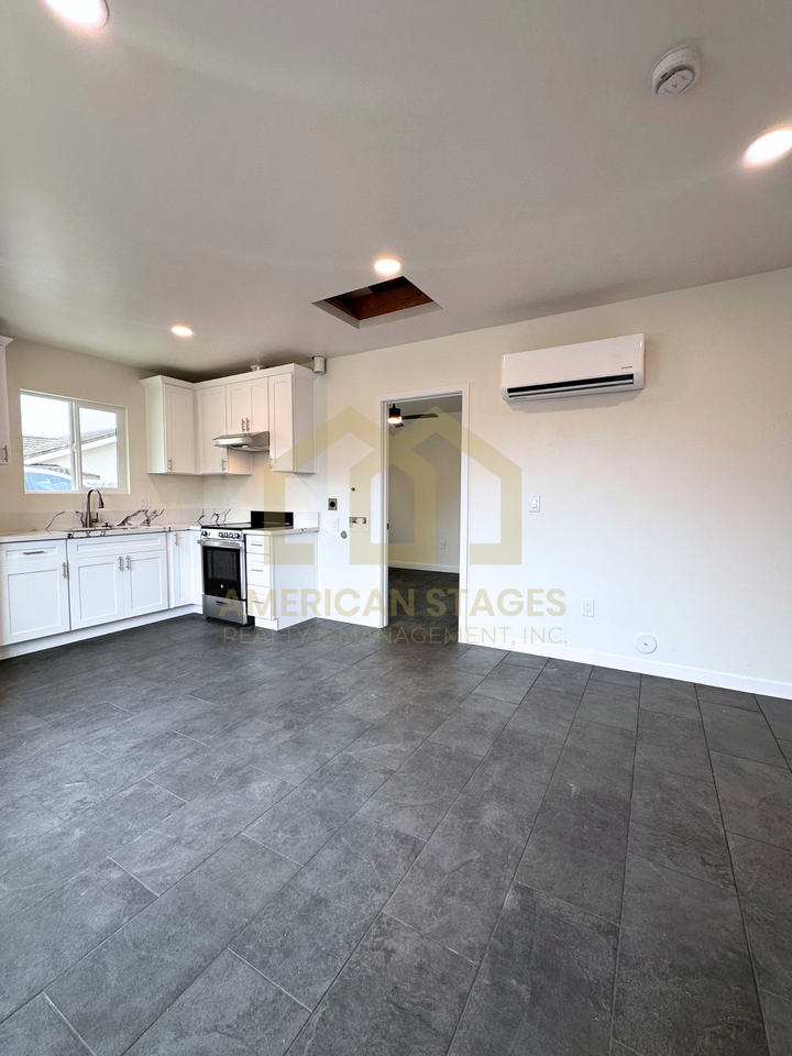 2981 Oak Pointe Dr #2 - Photo 6 of 14