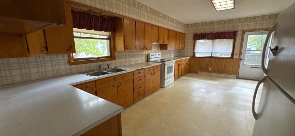 340 Parker Ave E #1 - Photo 6 of 28