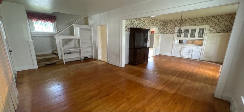 340 Parker Ave E #1 - Photo 7 of 28