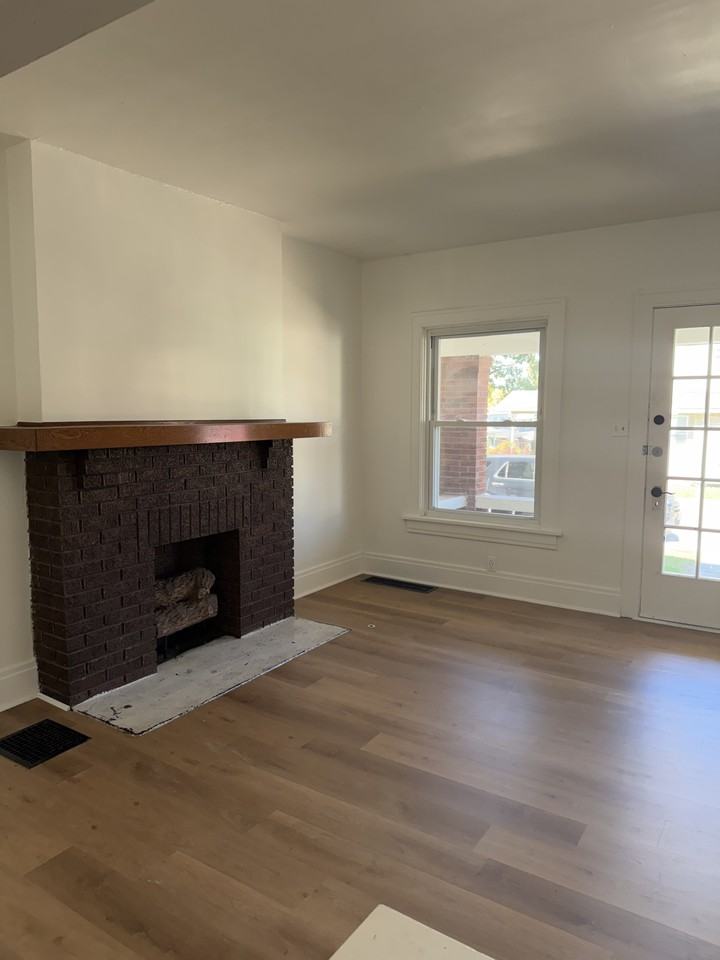 1936 Deanwood Ave #1938 - Photo 4 of 13