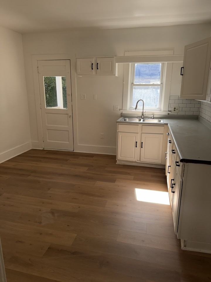1936 Deanwood Ave #1938 - Photo 6 of 13