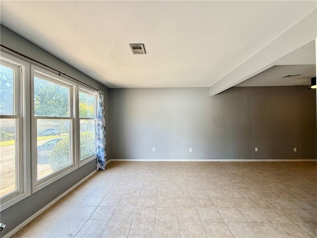 20 Annette Ln - Photo 5 of 32