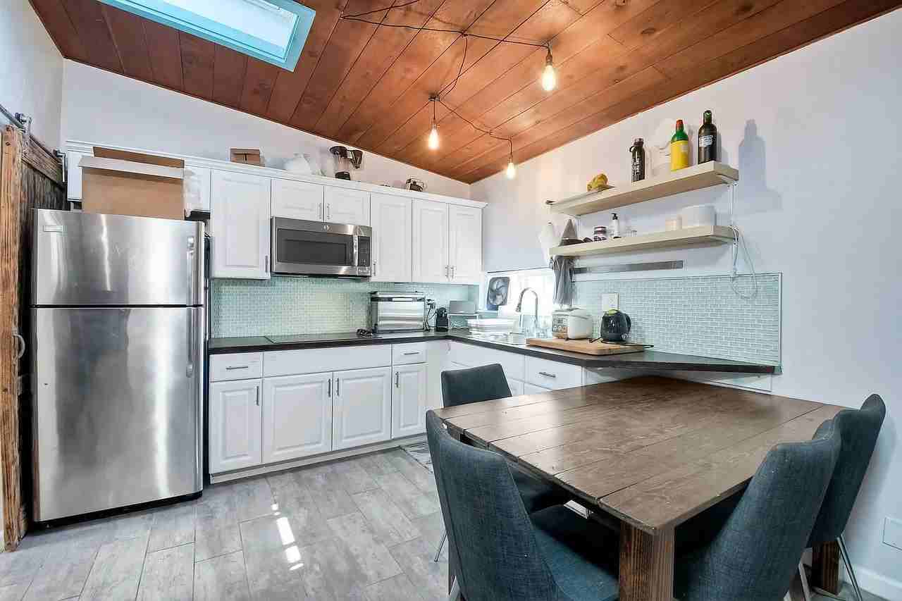 348 La Mesa AvenueUnit B #B - Photo 2 of 10