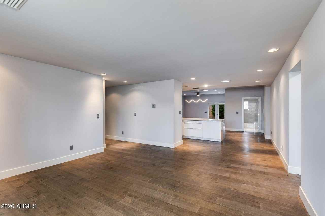 4435 N 35th St - Photo 5 of 27