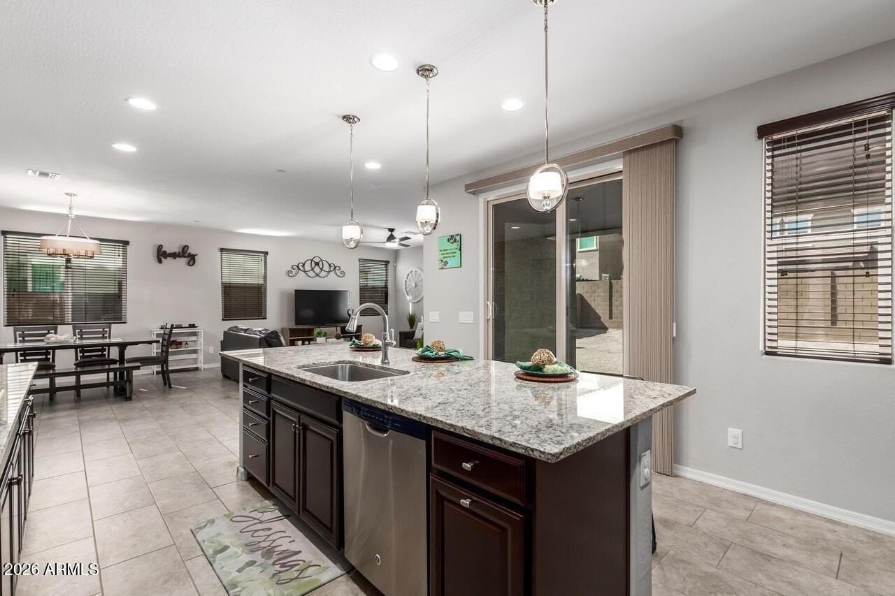 21188 W Almeria Rd - Photo 4 of 42