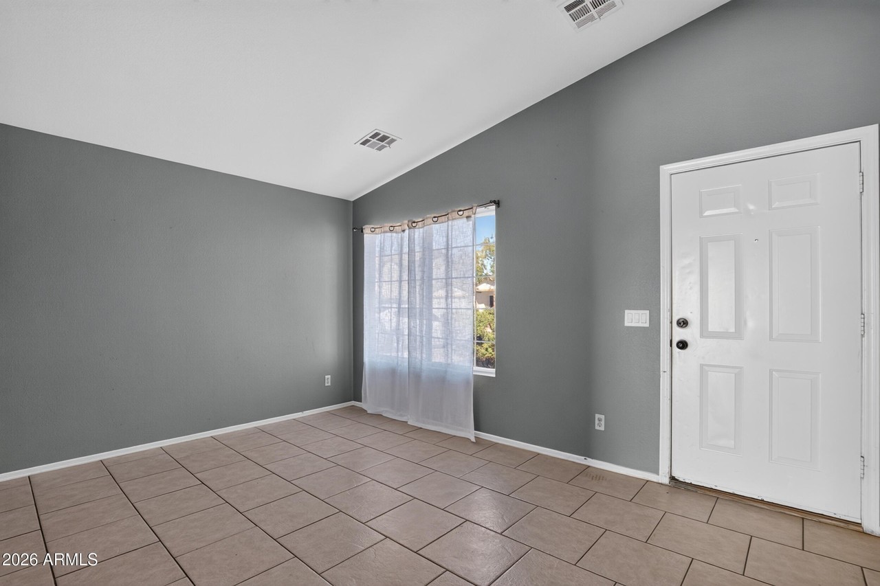 1635 E Ash Ave - Photo 4 of 31