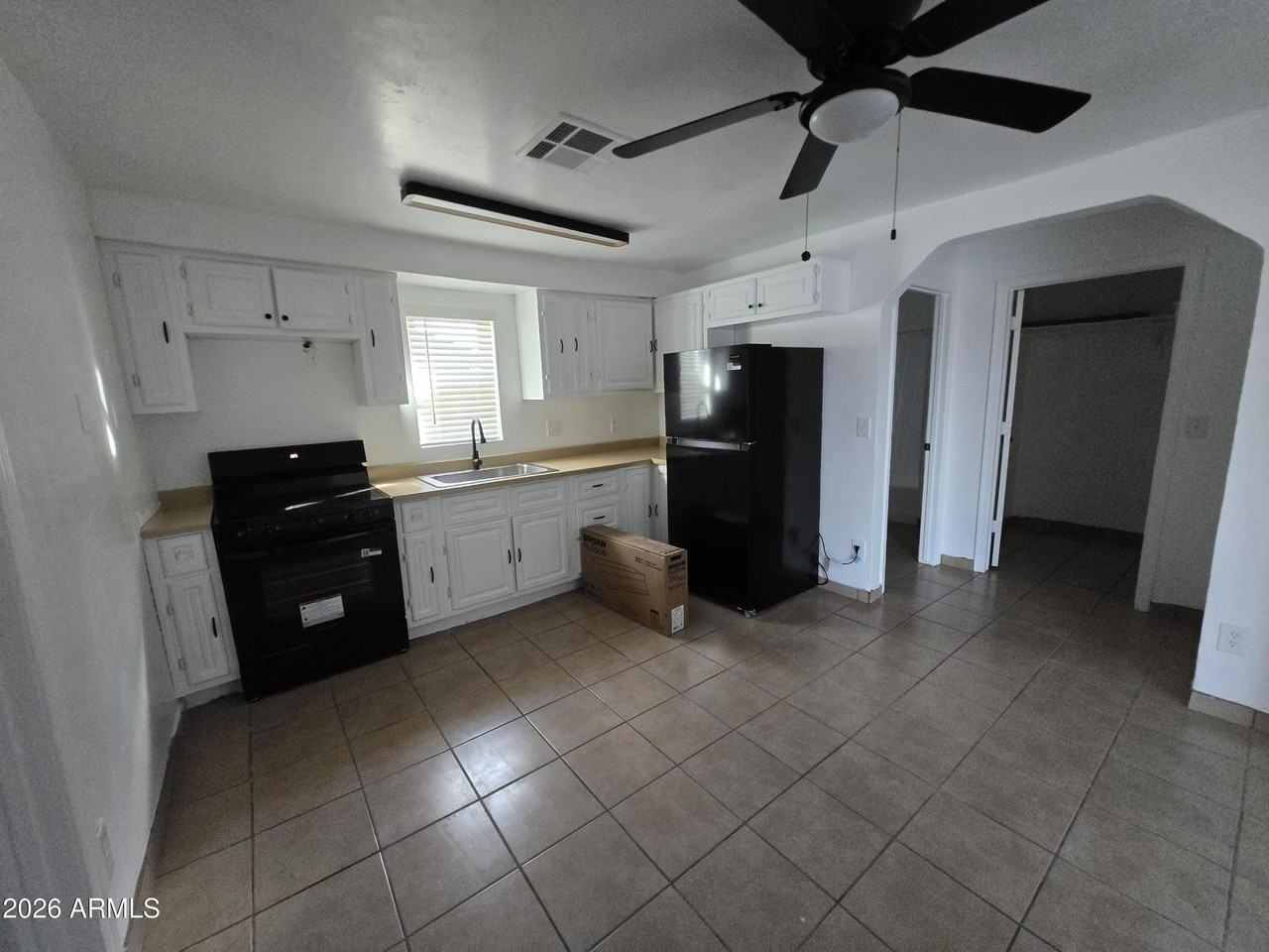 924 S 29th Ave #A - Photo 4 of 16