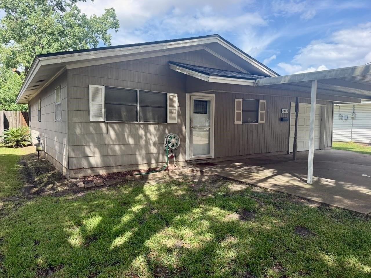 2404 Avenue A - Photo 3 of 21