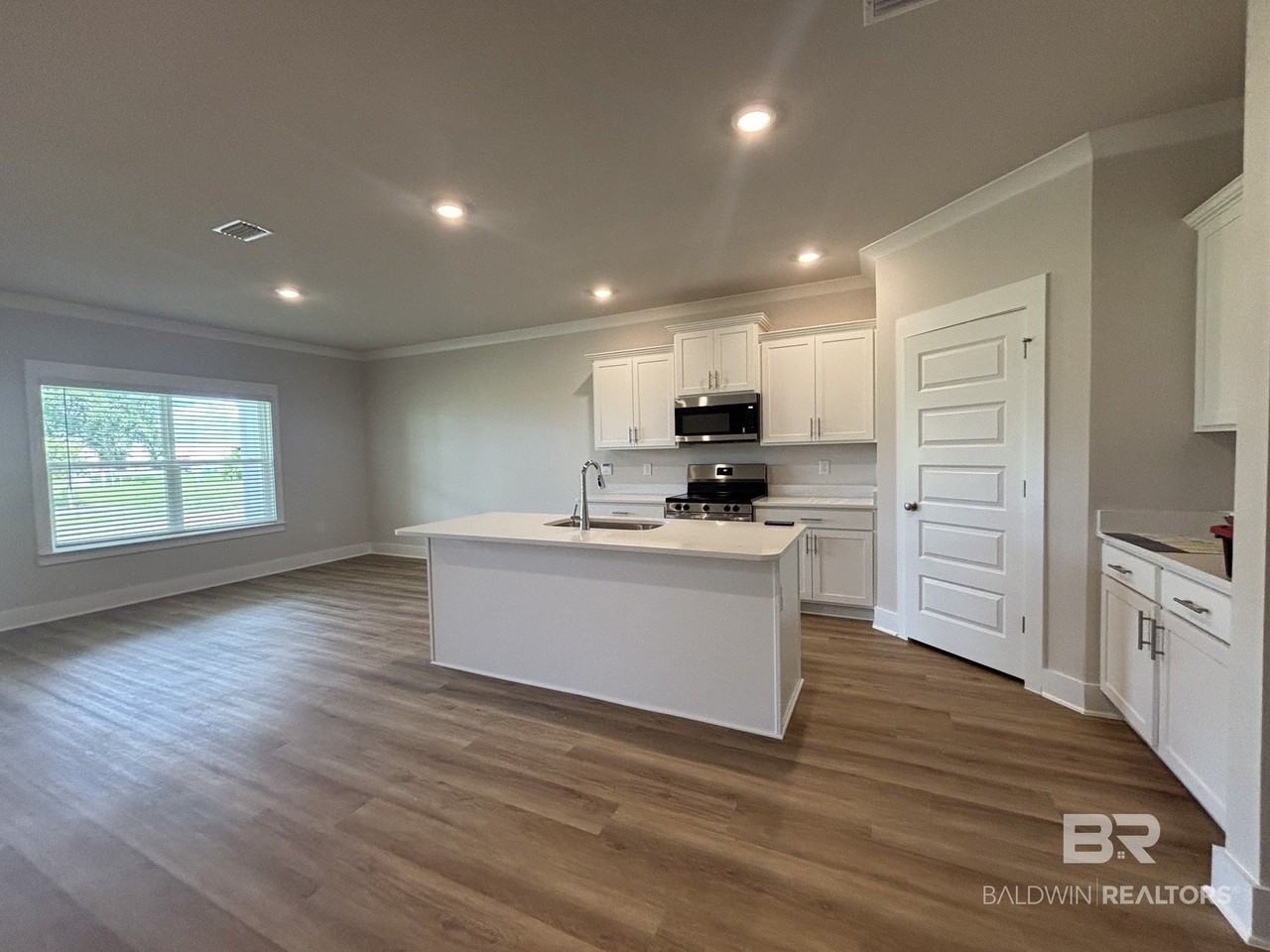 21803 Aleutian Ave - Photo 3 of 11