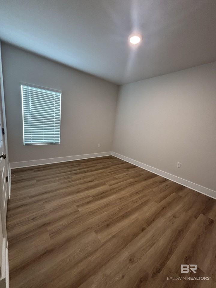 21803 Aleutian Ave - Photo 5 of 11