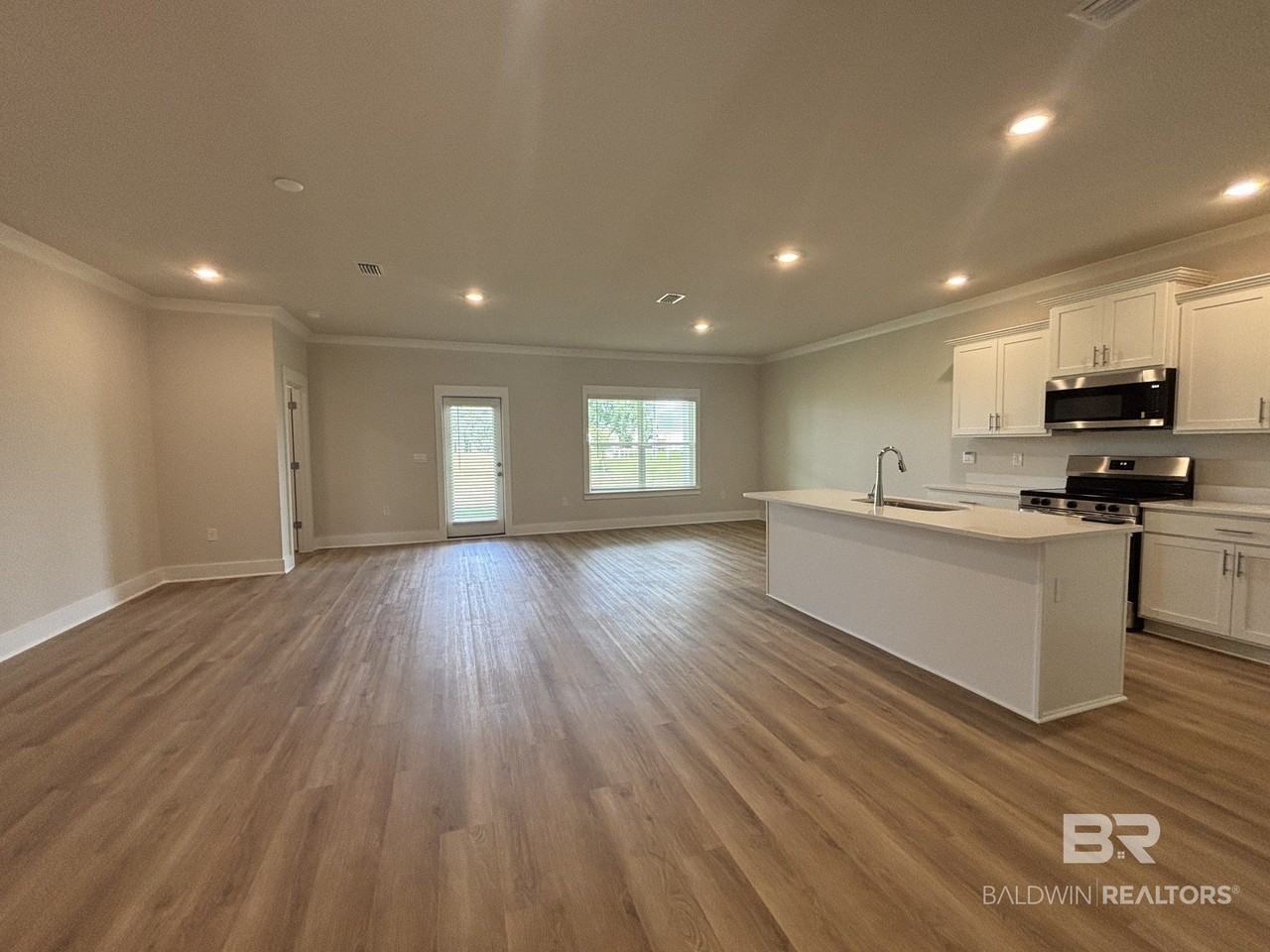 21803 Aleutian Ave - Photo 7 of 11