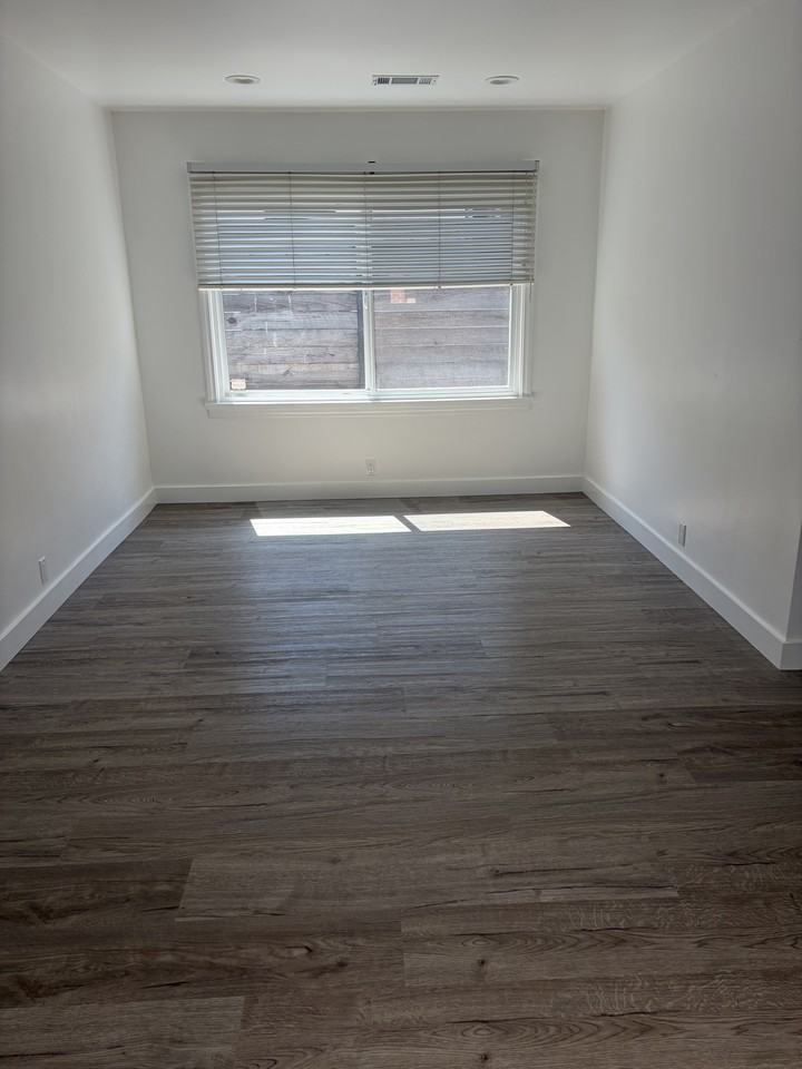 W 90th St & Villanova Ave - Photo 4 of 22