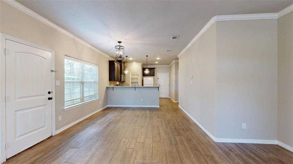 124 Richards St #B - Photo 5 of 42