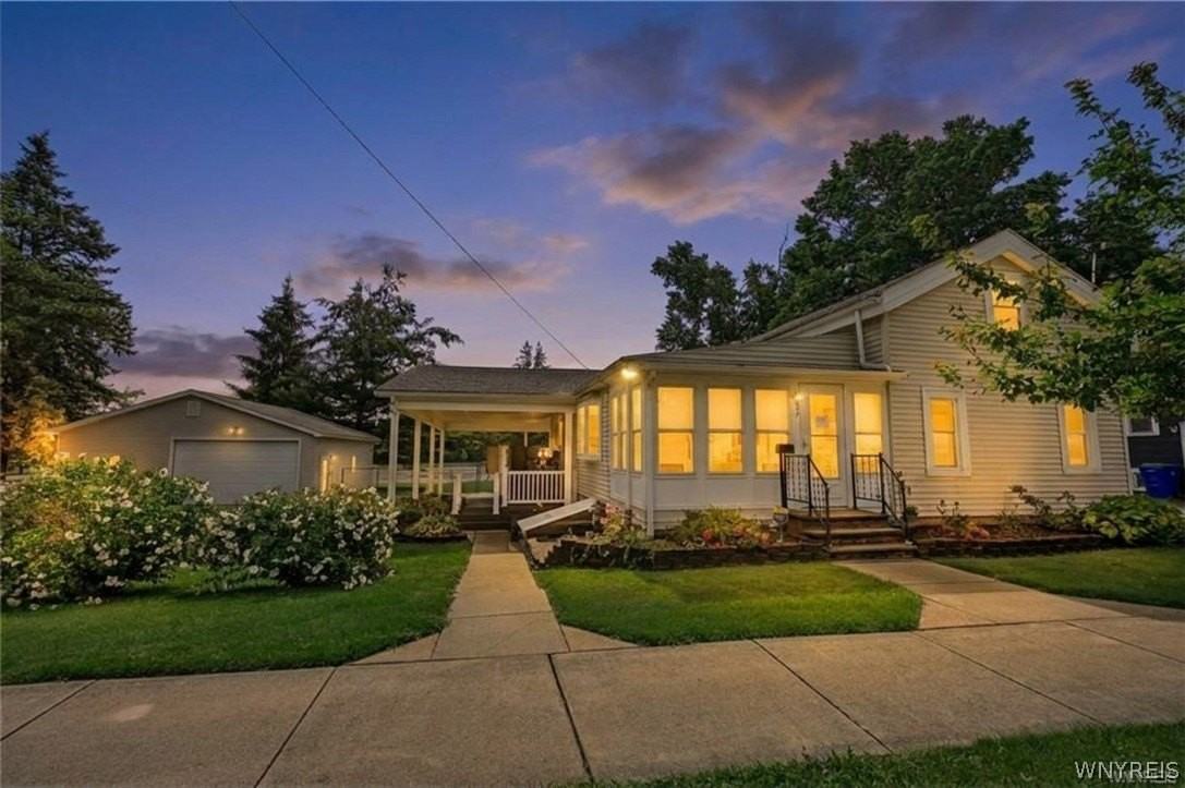 1207 S Main St - Photo 2 of 42