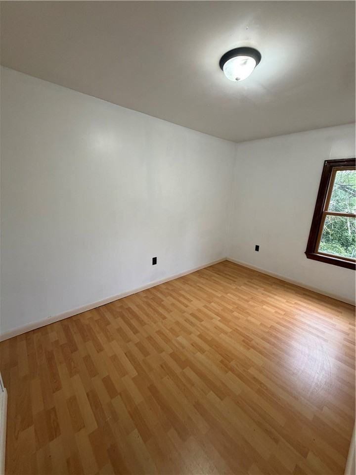 1101 Oak St - Photo 3 of 4