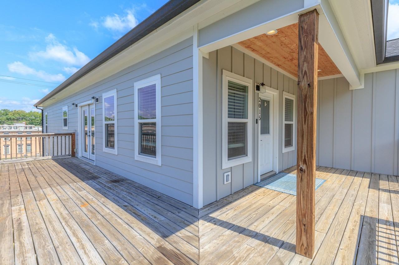2015 N Chamberlain Ave - Photo 6 of 30