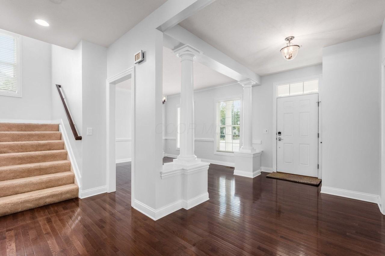 8271 Parsons Pass - Photo 4 of 48