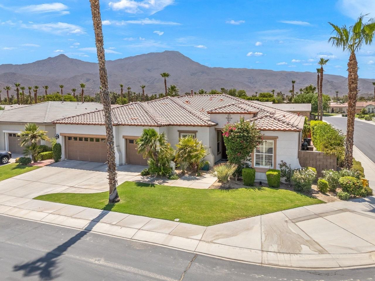 61185 Soaptree Dr - Photo 2 of 50