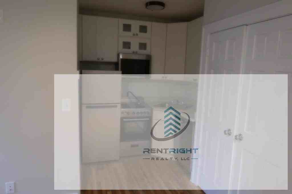4526 N Sheridan Rd #504 - Photo 3 of 20