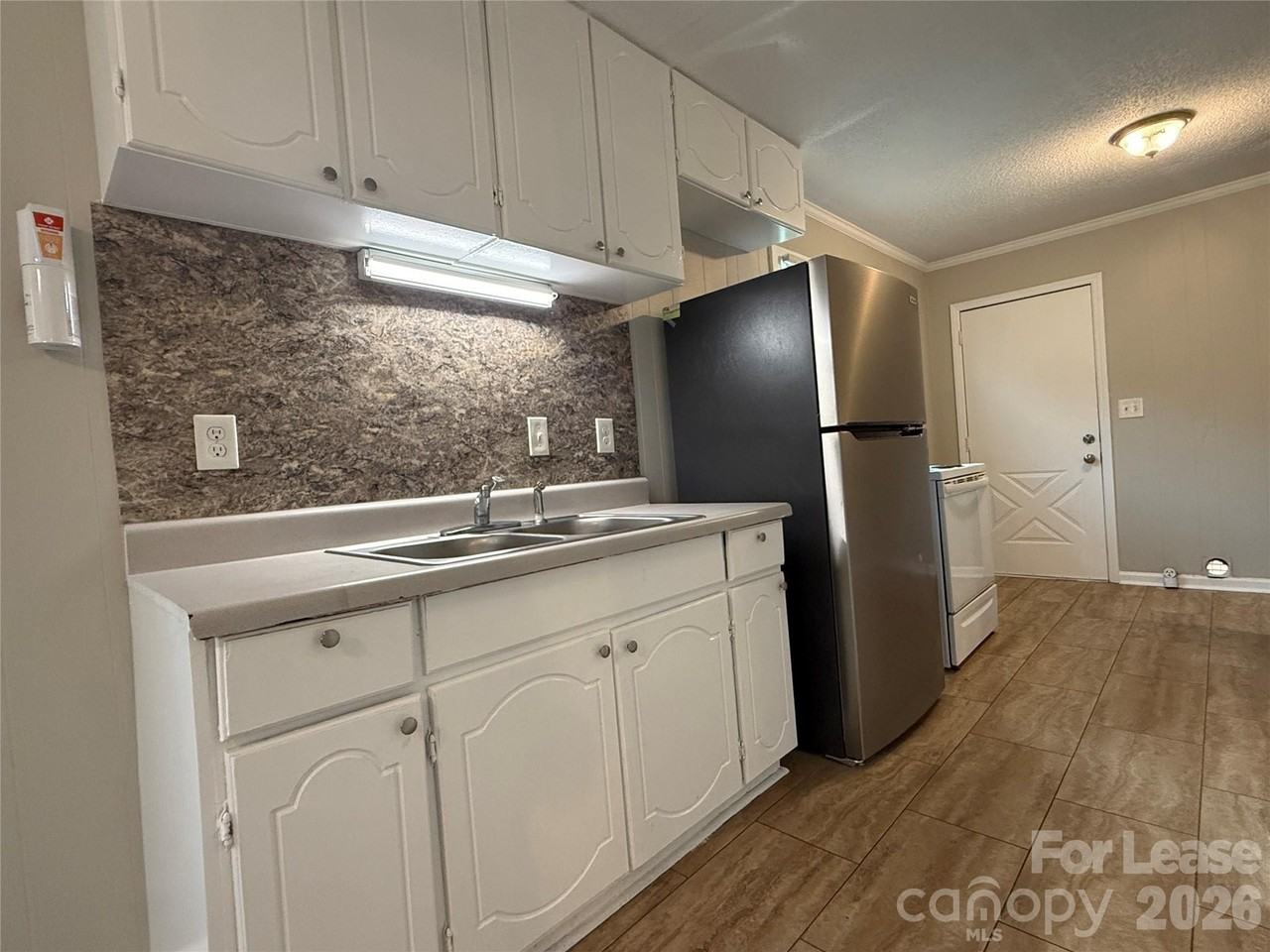514 Wilson St - Photo 7 of 24