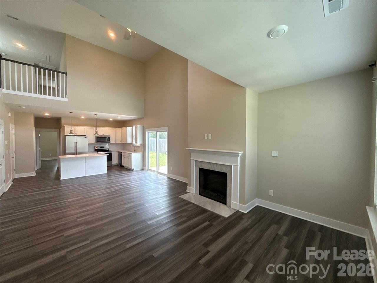 1009 Justice Ave - Photo 2 of 18